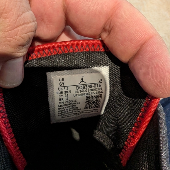 Youth Jordan Stay Loyal 2 Shoes - Picture 3 of 5